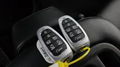 2022 Hyundai Staria disability support car — фото 12