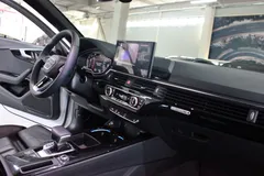 2022 Audi A4 40 TDI Quattro Premium — фото 16