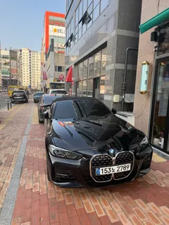 2021 BMW 4-Series 420i M Sport Convertible, чёрный — фото 4