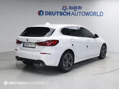 2021 BMW 1-Series 120i Sports, белый — фото 2