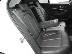 2021 BMW 1-Series 120i Sports, белый — фото 16