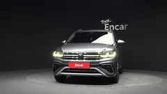 2023 Volkswagen Tiguan 2.0 TSI Prestige, серо-серебристый — фото 3