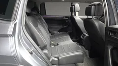 2023 Volkswagen Tiguan 2.0 TSI Prestige, серо-серебристый — фото 12