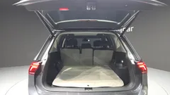 2023 Volkswagen Tiguan 2.0 TSI Prestige, серо-серебристый — фото 20