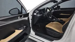 2023 Kia K5 Prestige, белый — фото 10