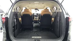 2023 Kia Carnival Diesel 9-Seater Prestige — фото 20