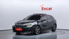 2022 BMW 1-Series 120i M Sports, чёрный — фото 1