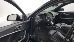 2022 BMW 1-Series 120i M Sports, чёрный — фото 10