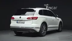 2023 Volkswagen Touareg 3.0 TDI Prestige, белый — фото 2