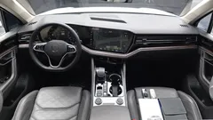 2023 Volkswagen Touareg 3.0 TDI Prestige, белый — фото 7