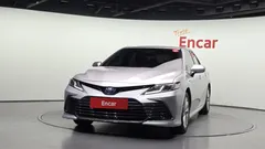 2022 Toyota Camry 2.5 LE Hybrid, серебристый — фото 3