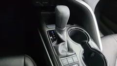 2022 Toyota Camry 2.5 LE Hybrid, серебристый — фото 9