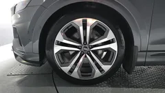2023 Audi Q8 55 TFSI Quattro Premium — фото 5