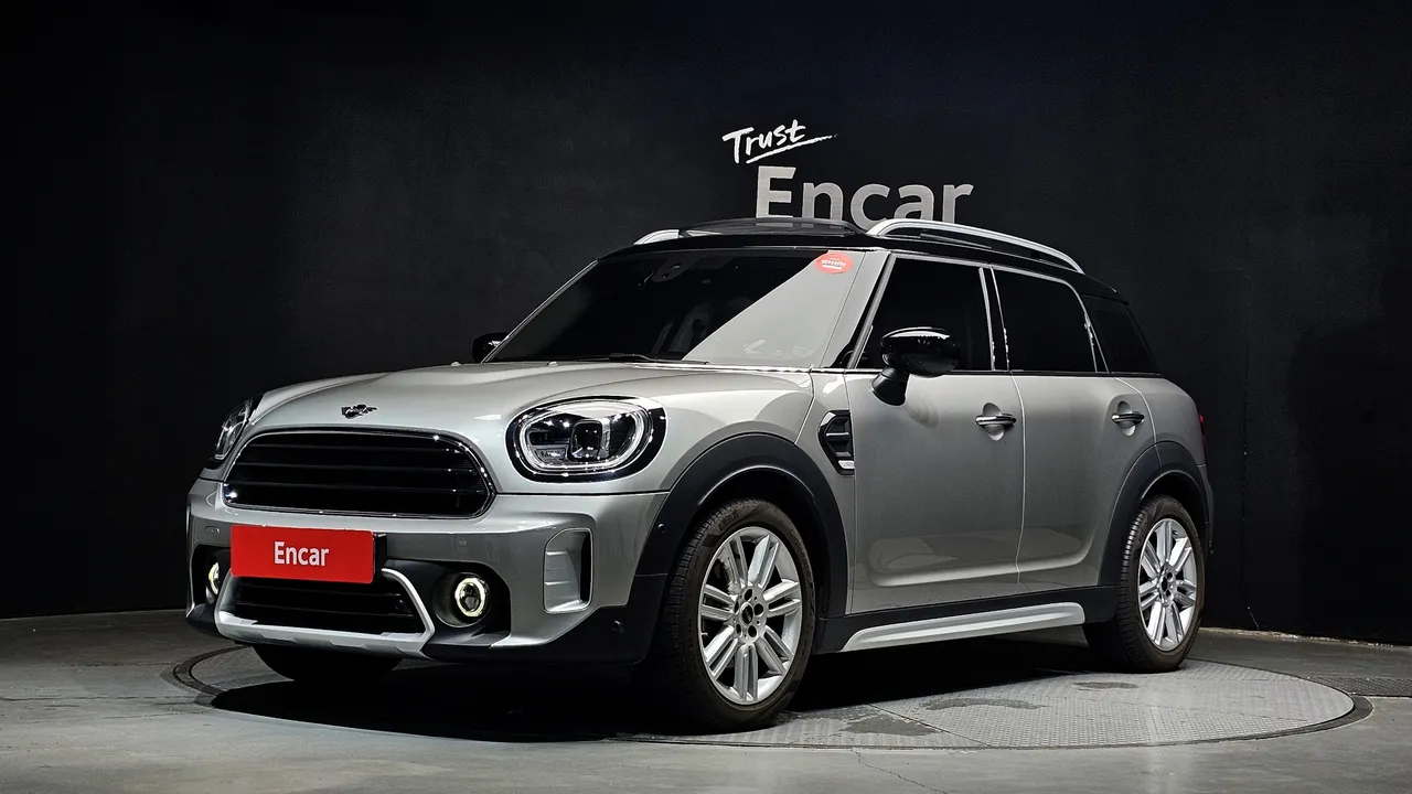 2023 Mini Countryman Classic Plus Launch Pack
