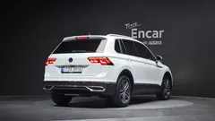 2022 Volkswagen Tiguan 2.0 TDI Prestige — фото 2