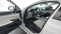 2024 Kia K5 Signature, белый — фото 10