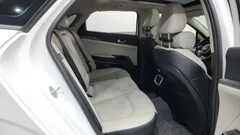 2024 Kia K5 Signature, белый — фото 12