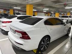 2023 Volvo S60 B5 Ultimate Bright, белый — фото 5