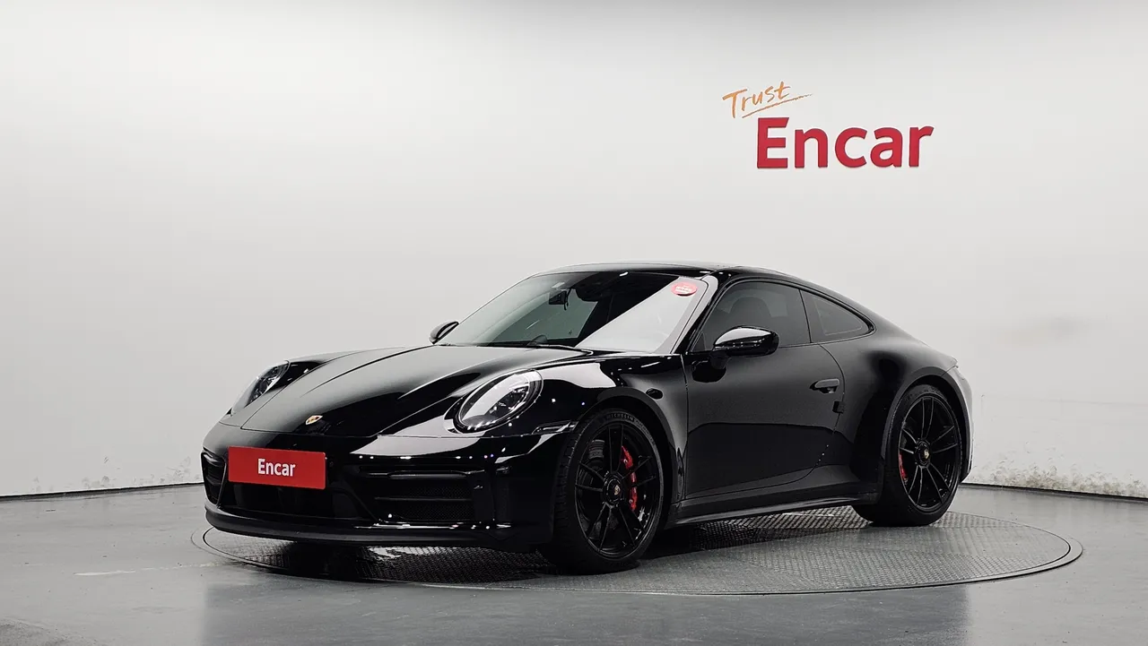 2023 Porsche 911 Carrera 4 GTS