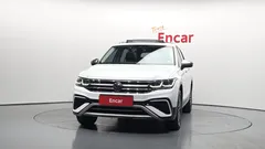 2023 Volkswagen Tiguan 2.0 TSI Prestige, белый — фото 3