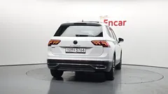 2023 Volkswagen Tiguan 2.0 TSI Prestige, белый — фото 4