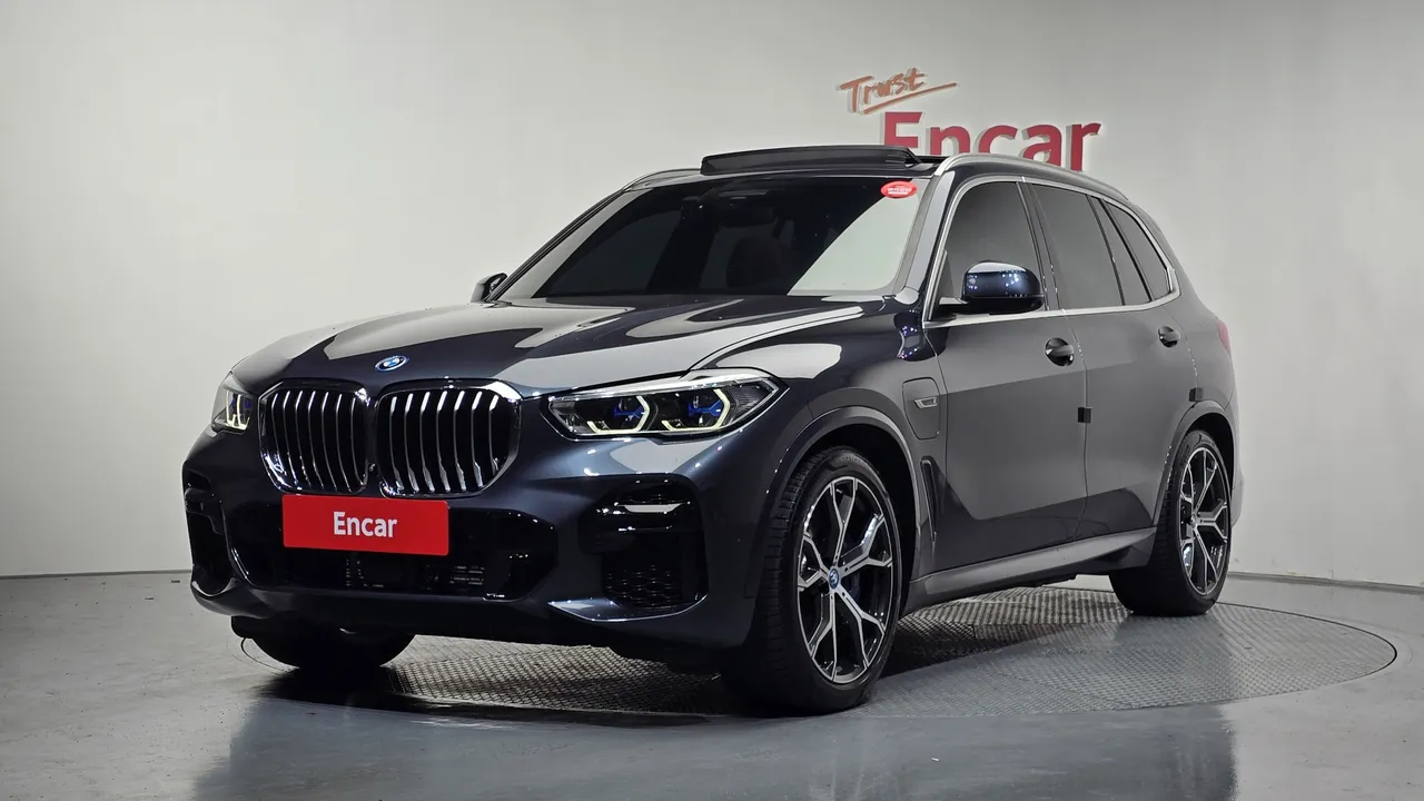 2022 BMW X5 xDrive 45e M Sport