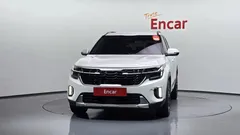 2023 Kia Seltos Gasoline 1.6 Turbo 2WD, белый — фото 3