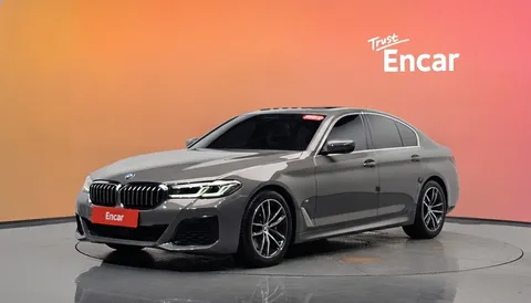2022 BMW 5-Series 520i M Sport