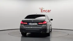 2022 BMW 5-Series 520i M Sport — фото 4