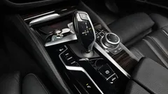 2022 BMW 5-Series 520i M Sport — фото 9