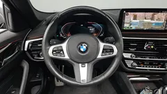 2022 BMW 5-Series 520i M Sport — фото 13