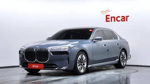 2023 BMW 7-Series 740i sDrive Design Pure Excellence