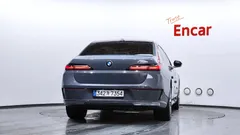 2023 BMW 7-Series 740i sDrive Design Pure Excellence, светло-серебристый — фото 4