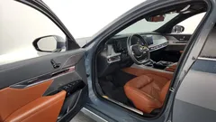 2023 BMW 7-Series 740i sDrive Design Pure Excellence, светло-серебристый — фото 10