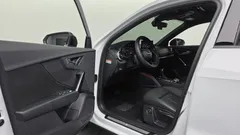 2023 Audi Q2 35 TDI Premium, белый — фото 10