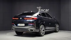 2021 BMW X6 xDrive40i M Sport, чёрный — фото 2