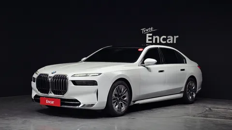 2023 BMW 7-Series 740i sDrive Design Pure Excellence Individual