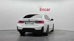 2023 BMW 3-Series 320i M Sport — фото 4