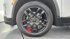 2023 ChevroletGMDaewoo Traverse 3.6 AWD Redline, белый — фото 5