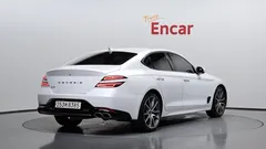 2022 Genesis G70 Gasoline 2.0T 2WD, белый — фото 2
