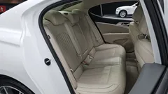 2022 Genesis G70 Gasoline 2.0T 2WD, белый — фото 11