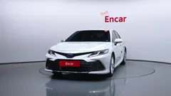 2024 Toyota Camry 2.5 LE Hybrid, белый — фото 3