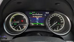 2024 Toyota Camry 2.5 LE Hybrid, белый — фото 8