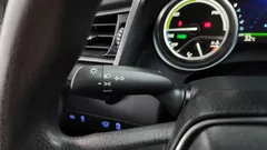 2024 Toyota Camry 2.5 LE Hybrid, белый — фото 19