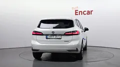 2023 BMW 2-Series 220i Advantage, белый — фото 4