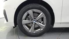 2023 BMW 2-Series 220i Advantage, белый — фото 5