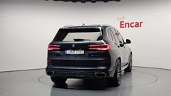 2022 BMW X5 M50i, серый — фото 4