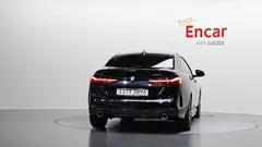 2023 BMW 2-Series 220i M Sports — фото 4