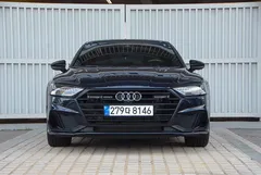 2022 Audi A7 55 TFSI Quattro Premium, синий — фото 1
