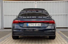 2022 Audi A7 55 TFSI Quattro Premium, синий — фото 3